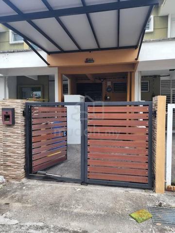 (RENOVATED) GF Townhouse PEARL VILLA (SP4) Bandar Saujana Putra 1