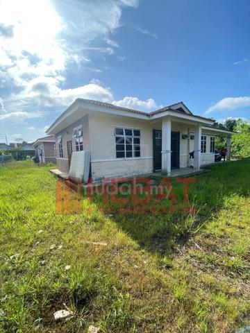 BANGLO , Tanah Tepi Sangat LUAS ! Freehold 4 Bilik 1
