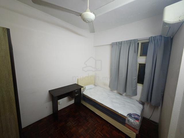 Lam Wah Ee hospital nearby room for Rent 1