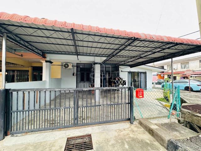 Corner Lot🏡Taman Seri Serdang📍Teres 1 Tingkat🏡Renovated✅Full Loan✅ 1