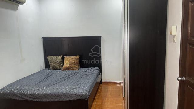 Bilik Master Untuk Disewa di Taman Petaling Utama, PJS 1 1