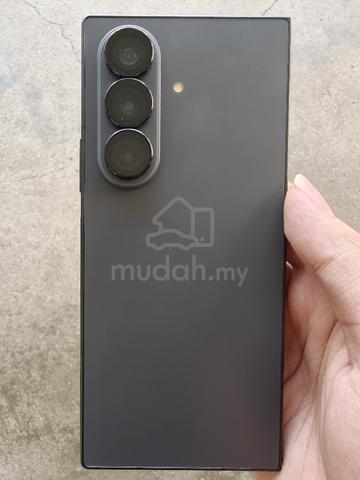 Samsung Galaxy Z Fold8 Ultra - photo 4 of 4