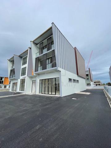 NEW Three Storey Industrial Showroom warehouse for rent 1