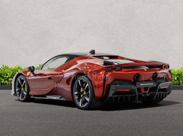 2021 Ferrari SF90 4.0 STRADALE V8 HUGE CARBON SPEC - 5