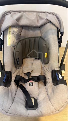 Doona Car Seat Stroller - photo 3 of 6