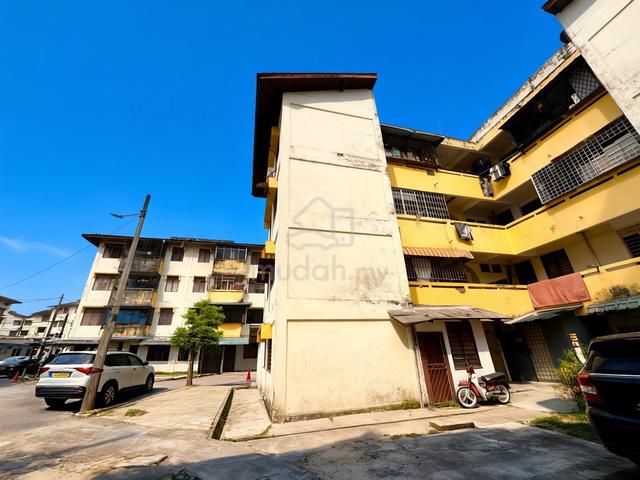 Flat Taman Perling 1