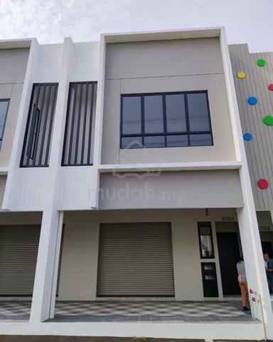 Ground Floor Brand New Panorama Lapangan Perdana Botani Shop Lot Rent 1