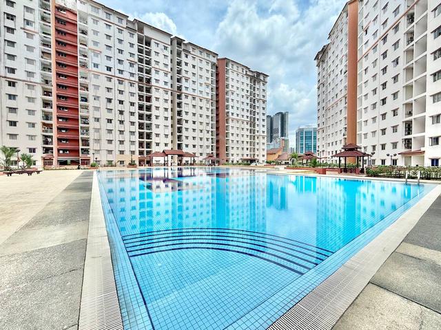 Bayu Puteri Apartment 1