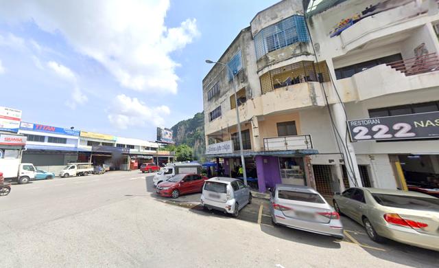Batu Caves Freehold Ground Floor Ceiling 20ft Shop 20x70 with High ROI 1