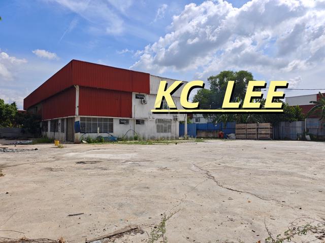 Big Land 1.5 Storey Semi D Factory / Warehouse For RENT @ Lunas 1