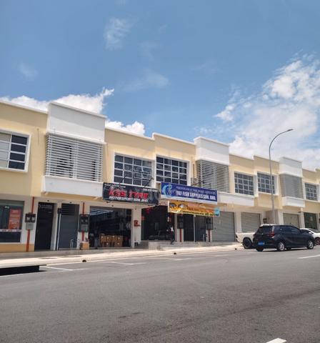 For Rent Ground floor !! 2Storey Shoplot Facing main road Semenyih 1