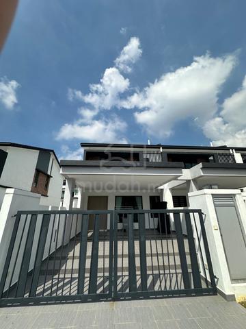 (RimbunKiara) 4 Bed+3 Bathroom Freehold [Individual Title / Guarded ] 1