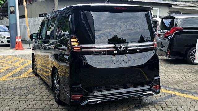 2023 Toyota VOXY 2.0 S-Z (A) - 3
