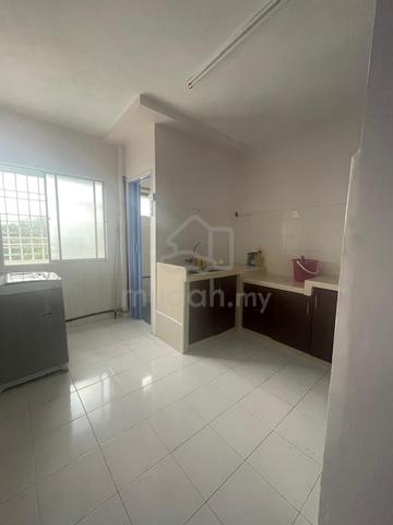 Sri Ivory (Sri Ivori) Apartment 1