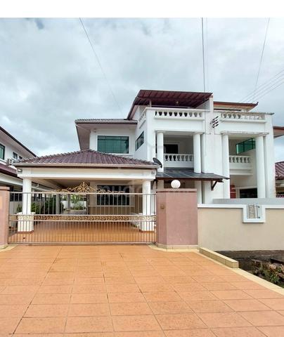 Bayshore Miri Two and a half storey For rent 1