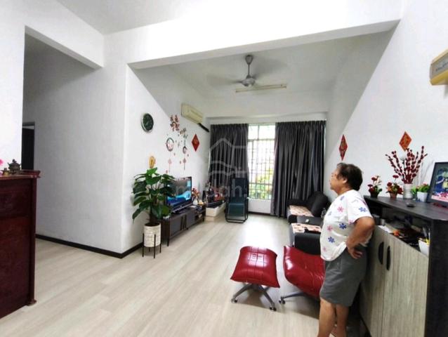 Tiffany Villa 1