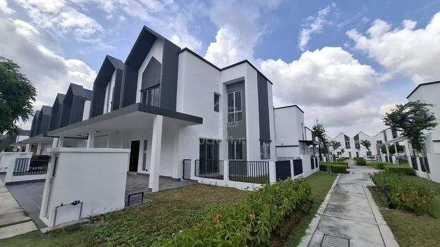 Newly 2-Storey End Lot Garden Home for Sales 1