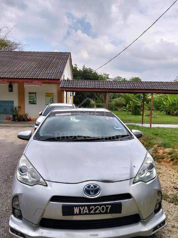 2012 Toyota PRIUS C 1.5 (HYBRID) (A) - 3
