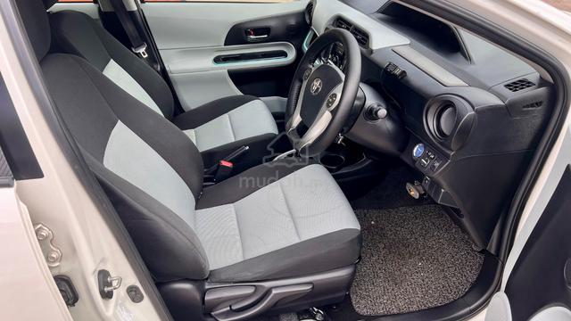 2013 Toyota PRIUS C 1.5 (HYBRID) (A) - 5