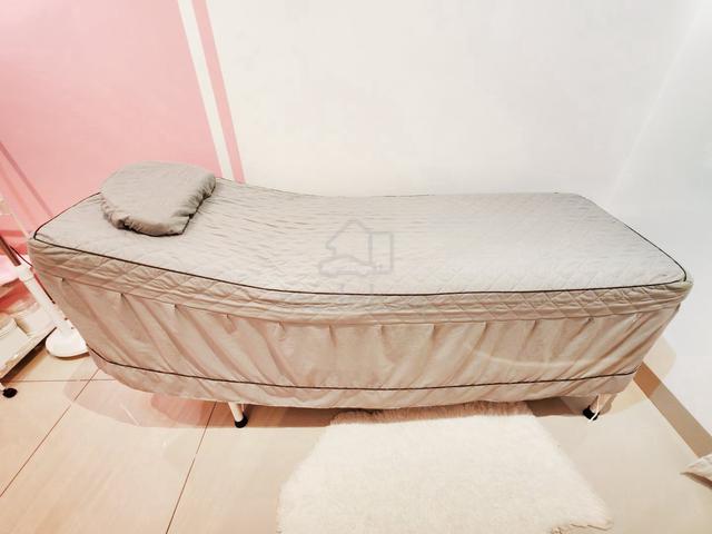 Second-Hand Beauty Bed, Pillow, and Bedsheet - photo 3 of 4