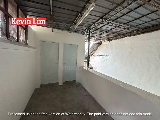 2 Storey Shophouse 4000 sf Main Road Corner Georgetown Rent 1