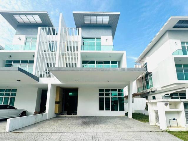 (TERMURAH) FREEHOLD SEMI D 3 Storey Clover Garden Residence, Cyberjaya 1