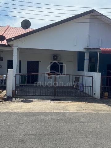 Single storey terrace house at permyjaya 1