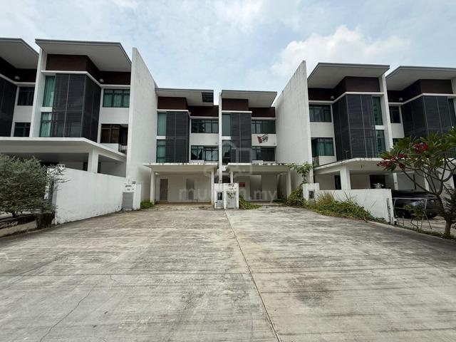 Cheapest 4 storey Villa Cristal Serin Near Sejati Symphony Hills Cyber 1