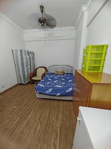 Condominium Big Size Room For rent 1