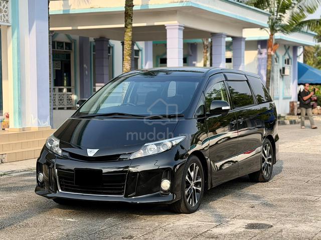 (2017 reg) 2012 Toyota ESTIMA 2.4 - 4