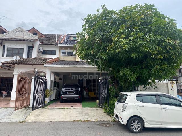 Taman D'Utama, house in prime location for sale in JB 1