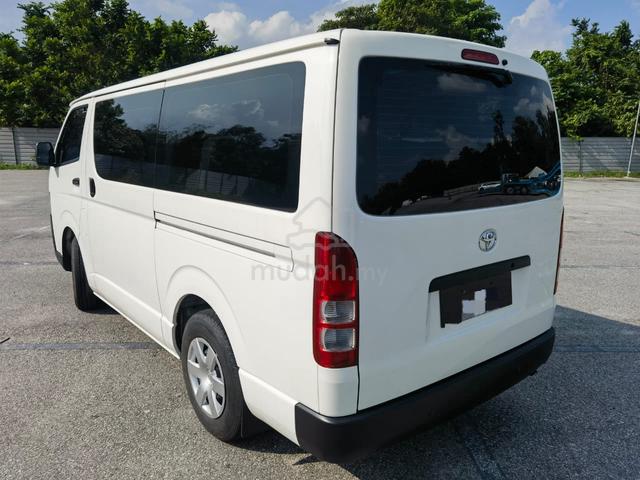 2021 Toyota HIACE 0 2.5L (M) - 4