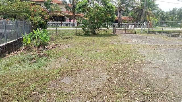 Tanah Banglo - siap sedia dengan pagar 1