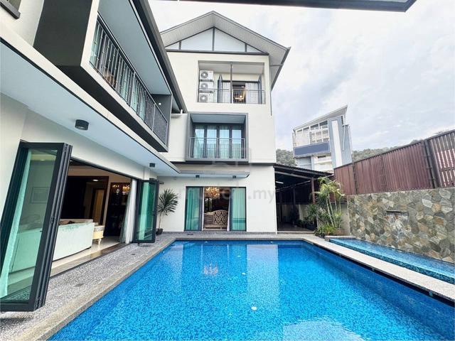 2.5 Storey Bungalow House With Pool And Solar Panel 1