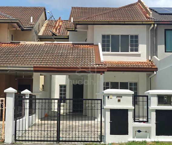 Beautiful House in Kota Kemuning for Rental 1