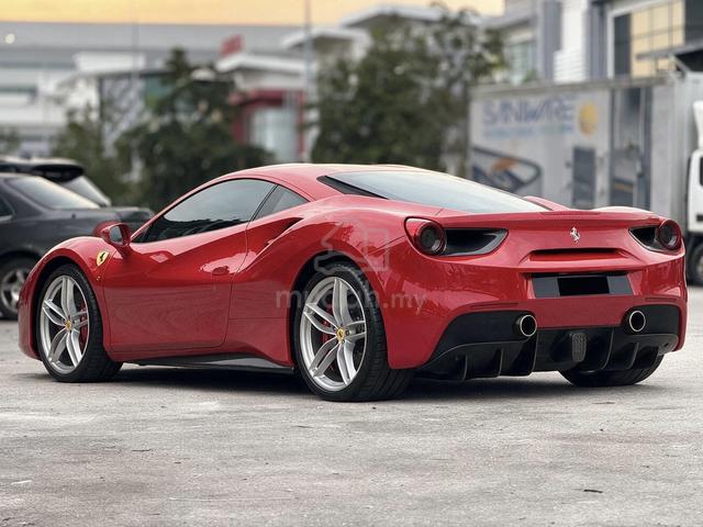 2016 Ferrari 488 GTB MANY EXTRAS / DIRECT OWNER - 2