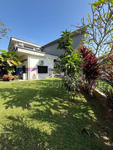 Mount Austin super corner 11 room Ideal for investment 1