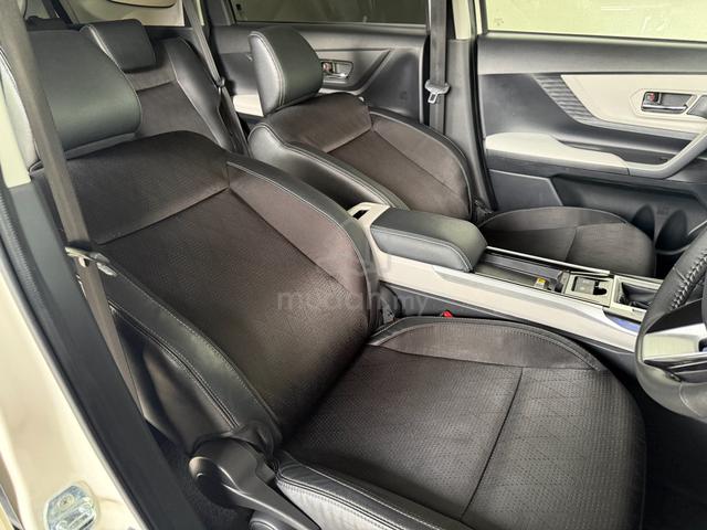 Toyota Veloz 1.5 (A) Full Premium F-S-R Warranty - 4
