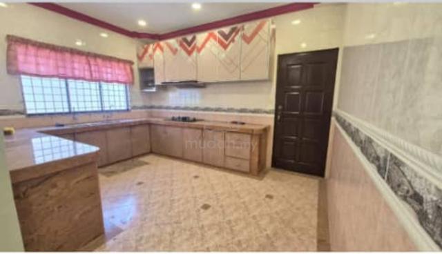 corner lot double storey house 1