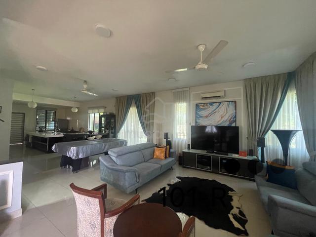 [Corner Lot] Aman Perdana 2sty bungalow corner 61*80sqft Reno for sale 1