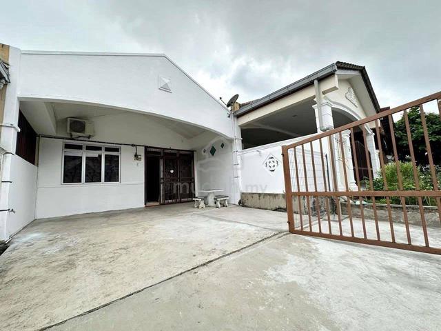 Jalan Serangkai, Taman Bukit Dahlia. Teres 1 Tingkat 1