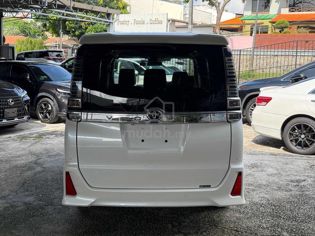 8 SEATER 2PD 2021 Toyota VOXY ZS KIRAMEKI III (A) - 4