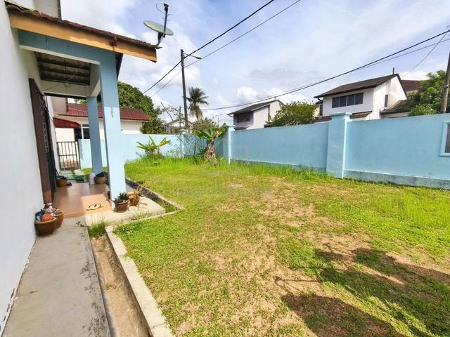 ULU TIRAM Single Storey Corner Lot with Extra Land [PRICE DROP!] 1