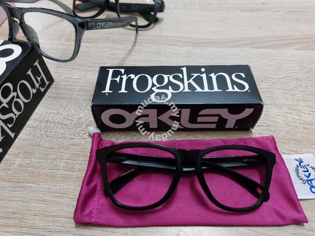 Oakley frogskins matte black - Watches & Fashion Accessories for sale in  Pontian, Johor