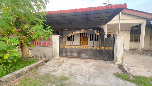 Single Storey Landed House for Rent 1
