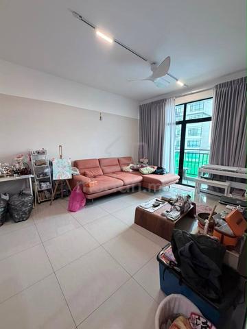 Molek Regency 1