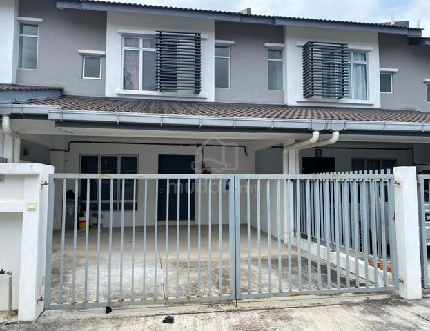 Basic unit Aury Iringan bayu Springhill for rent near PD and Seremban 1