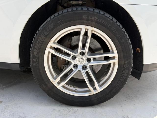 17k KM 2021 Porsche MACAN BLACK SEAT - 3