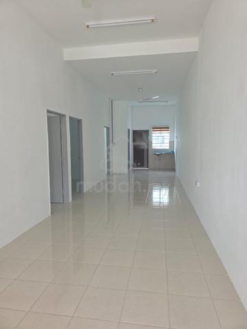 Rumah Teres Setingkat Untuk Disewa di Lunas 1