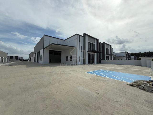 Eco business park 1 p3 factory for rent 1